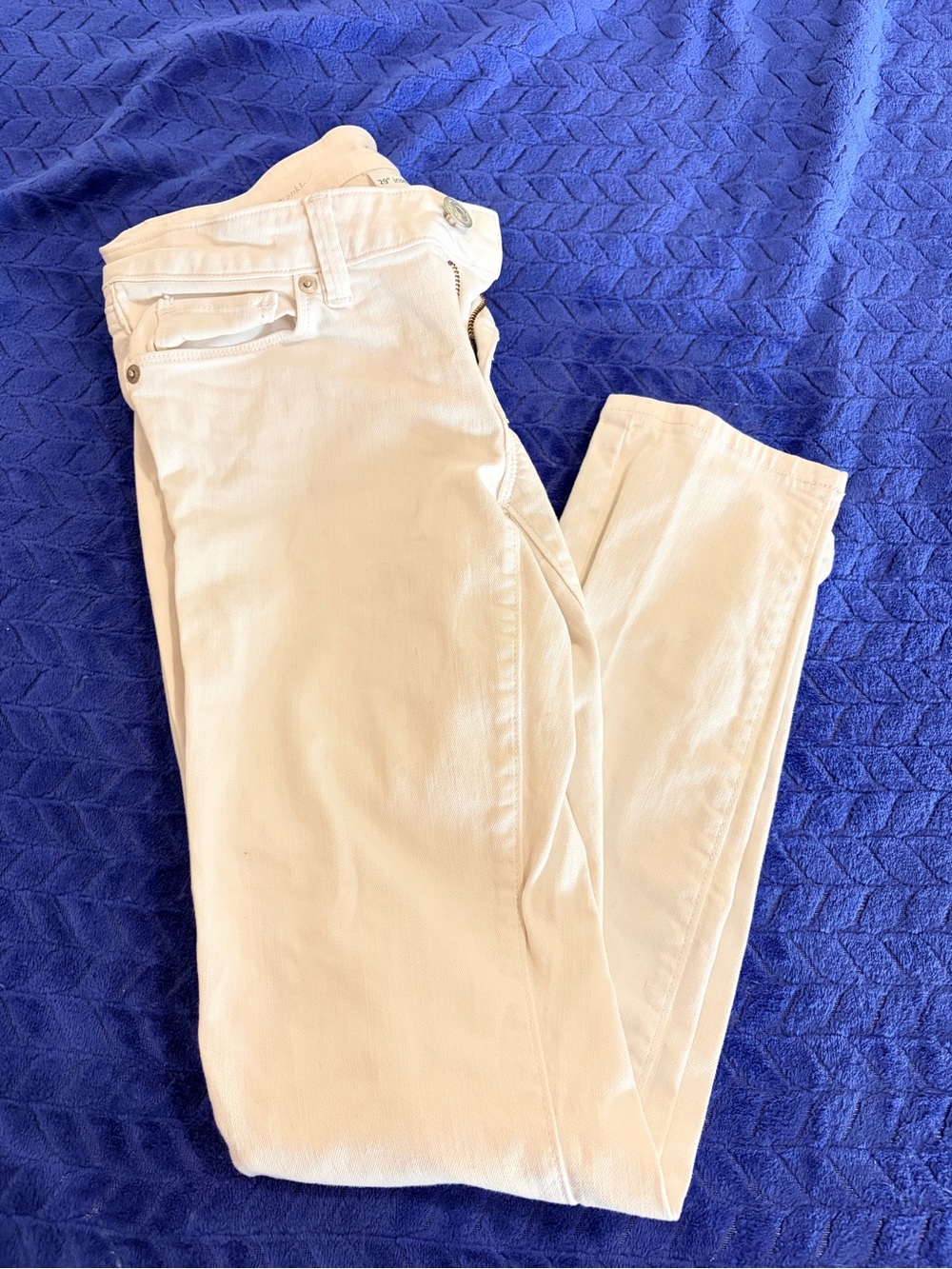 LOFT white straight leg jeans 🥥🤍